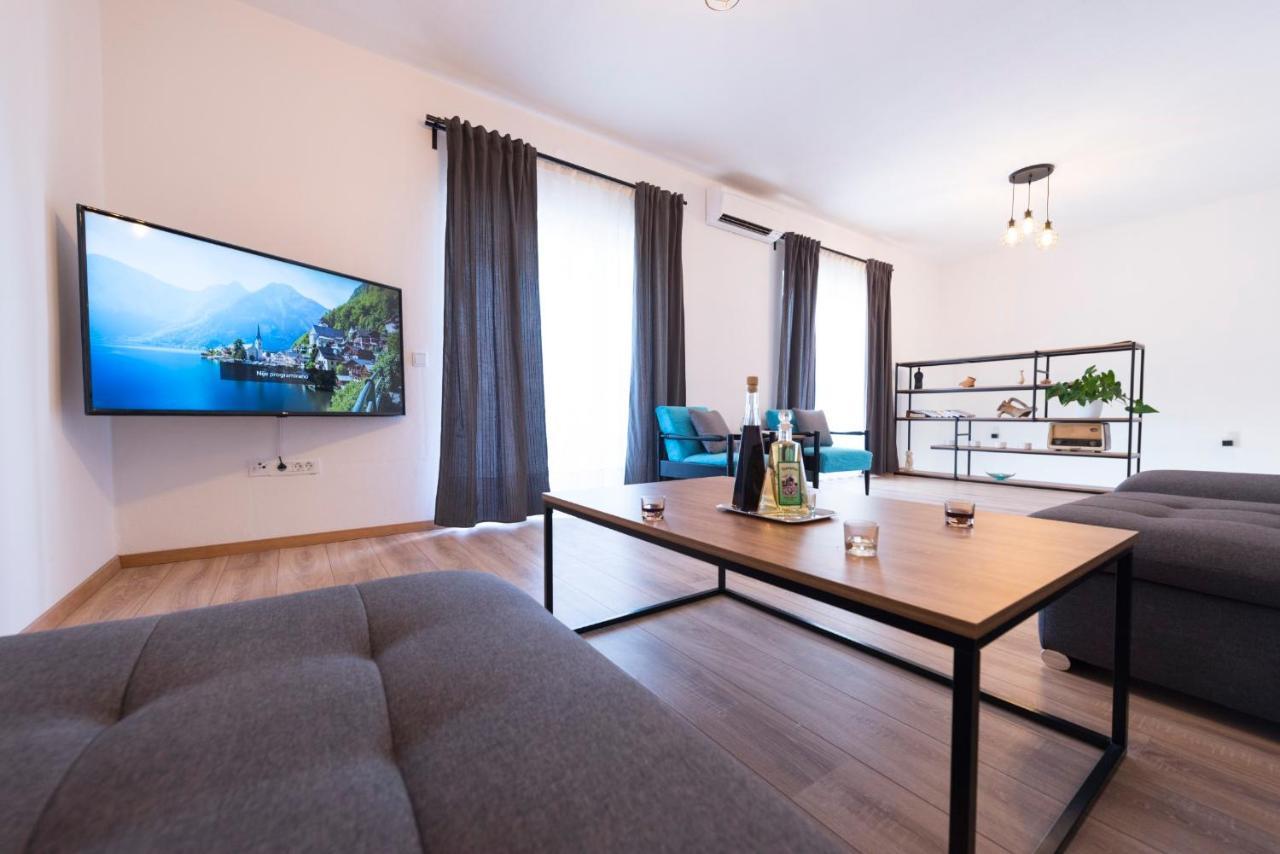 Holiday Home Lana Supetar Zewnętrze zdjęcie